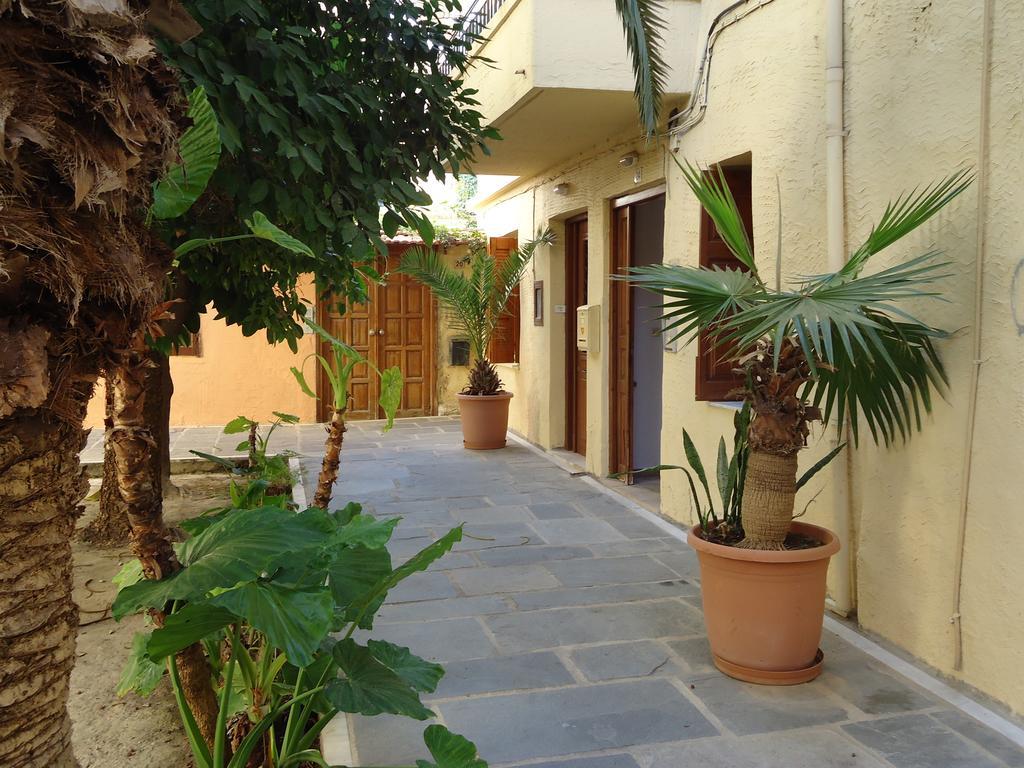 Lilys Apartments Réthymnon Extérieur photo